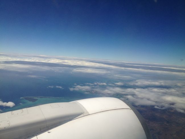 2時間、本を読みーの、アイポッドのゲームしーの、ようやく搭乗時刻になった！<br /><br />長かったぜ。