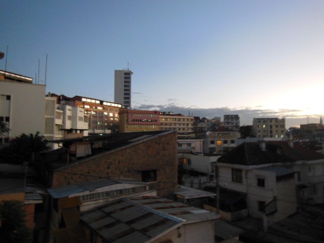 ホテルから1枚。<br /><br />今までがアクティブ過ぎて、今日は移動とショッピングしかしてないので、何か物足りない…（笑）　いやいや、贅沢言ってはいけません！！