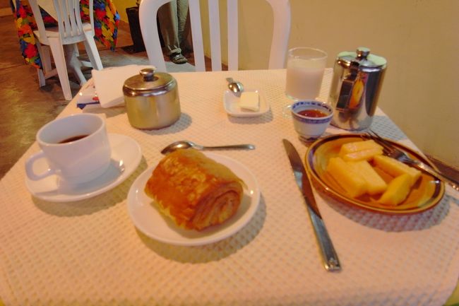 ６：００朝食<br />このメニューがでてくるのに３０分かかった・・・<br />