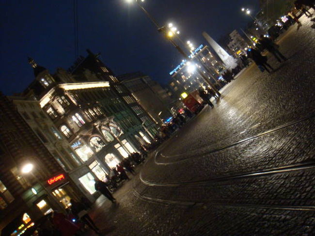 少し歩いてダム広場へ。王宮や新教会を見てきました。