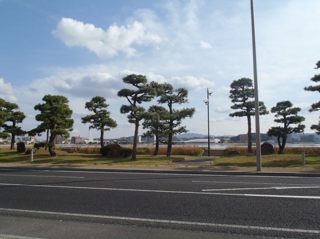 ホテルの前に見えた宍道湖。