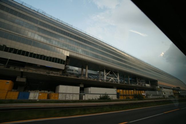 暫くするとバスが来たので乗り込んでホテルへ移動します。