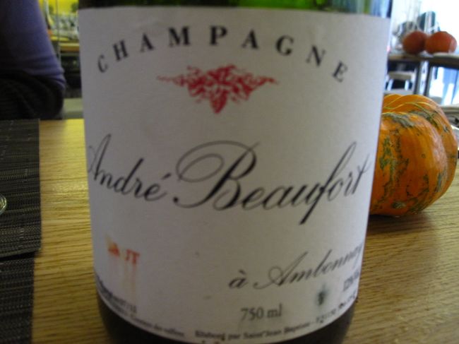 まずは、シャンパンで乾杯！