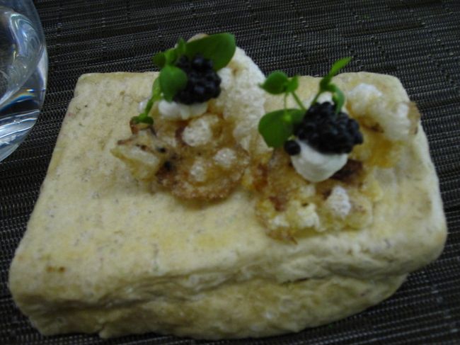 ５品目、ワイン付きのコースにして良かったです。料理に合ったワインが、良いタイミングで出して頂けます。