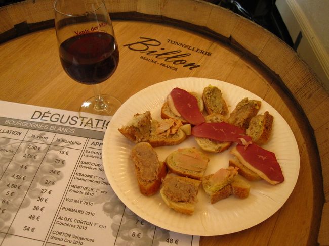 まだ空いていて、ついおつまみまでゲット、一人で食べると結構お腹にたまります。