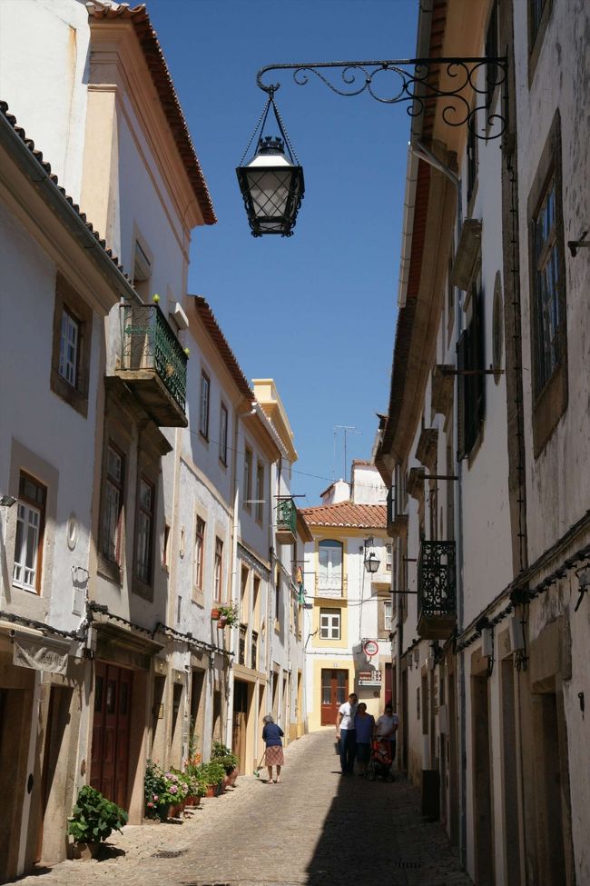 途中の町並みには街灯がたくさんついていて景観のいいアクセントになっていました。 <br /><br />