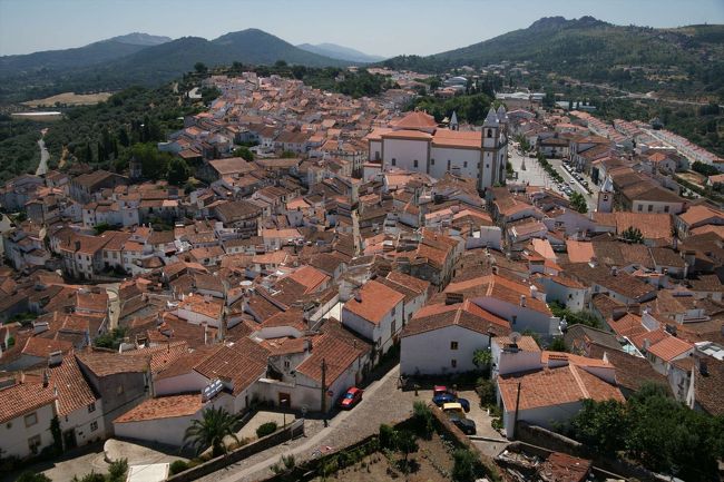 案内にしたがって町の中心部から５分も歩くとお城に到着します。