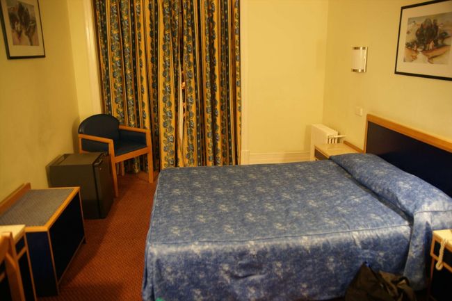 鍵を受け取って部屋に戻って、シャワーを浴びて、明日の準備をして寝ることに。 <br /><br />明日はいよいよハンブルクです。友達にも数年ぶりに会うし楽しみです。<br />