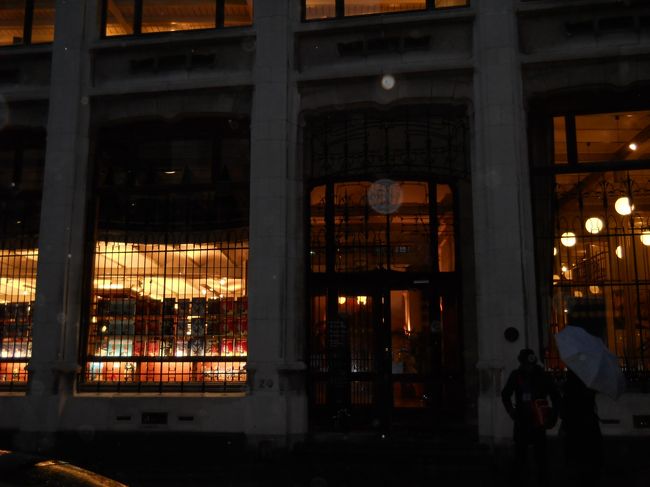 マンガセンターに行く、8ユーロ。<br /><br />まぁ入口がわかりにくかった！！<br /><br />