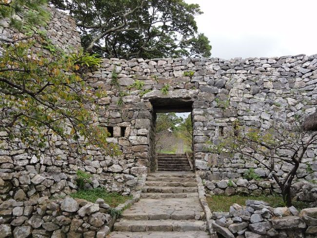 東洋のマチュピチュと呼んでもいいほどの石造り。