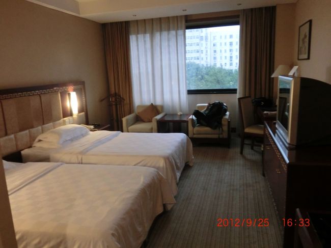 最高額といってもＢ楼で四星隣のＡ楼が五星<br /><br /><br />私にはこれでも十分豪華である<br />こんなホテルに泊まりだしたら<br />やっぱりこっちの方がいいなあ <br /><br />