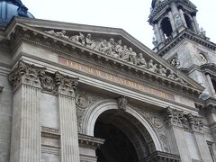 続いてペスト地区にある聖イシュトバーン教会の観光です。
今回の旅行ではたくさんの教会に訪れたため、写真を整理しながらでも混乱してしまうほどです。