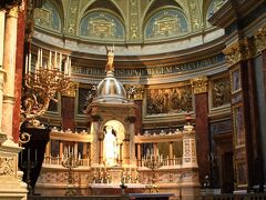 教会内部でも写真撮影ＯＫということなので、カメラの練習も兼ねて写真を撮りまくります。
しかし、暗所では設定がまだまだうまくいきません。