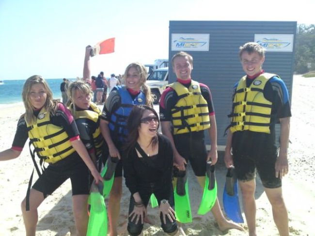 彼らは果敢に潜りに行きました。<br />若さってすばらしい！！