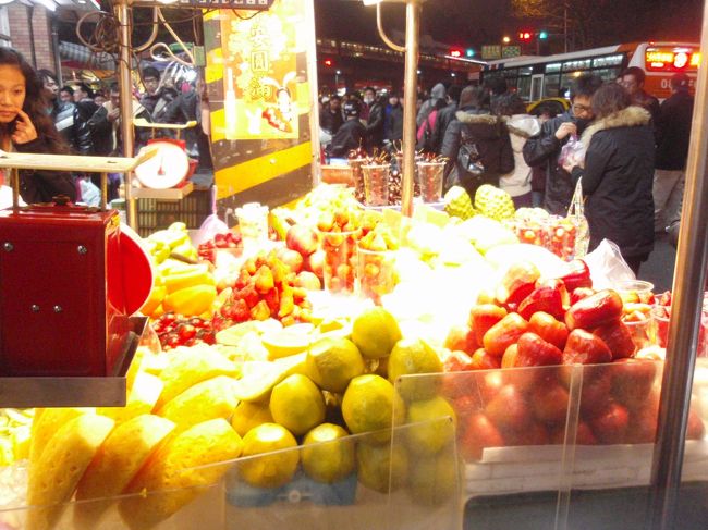 士林市場にも行ったのですが匂いにやられて・・・