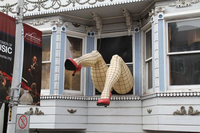 途中ヒッピー発祥の地とかを通ります。