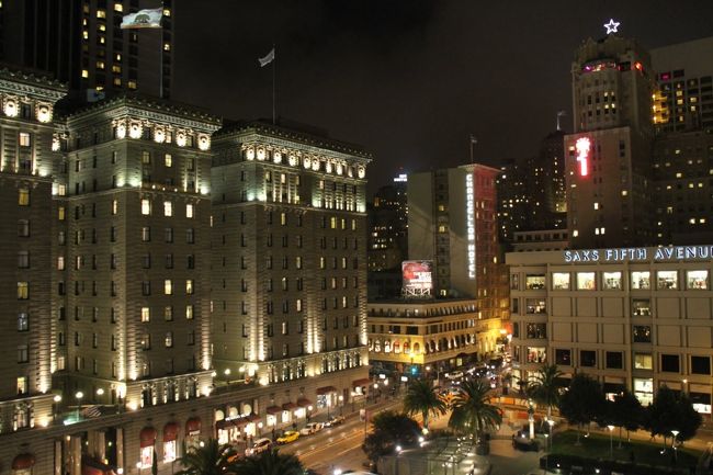 夜は、ユニオンスクエアーのところにあるメーシーズの上のほうにある「チーズケーキファクトリィ」で晩御飯です。ここはいかにもアメリカ人好みの店で、かなり混んでますが、料理も美味しいし、雰囲気Ｇｏｏｄです。