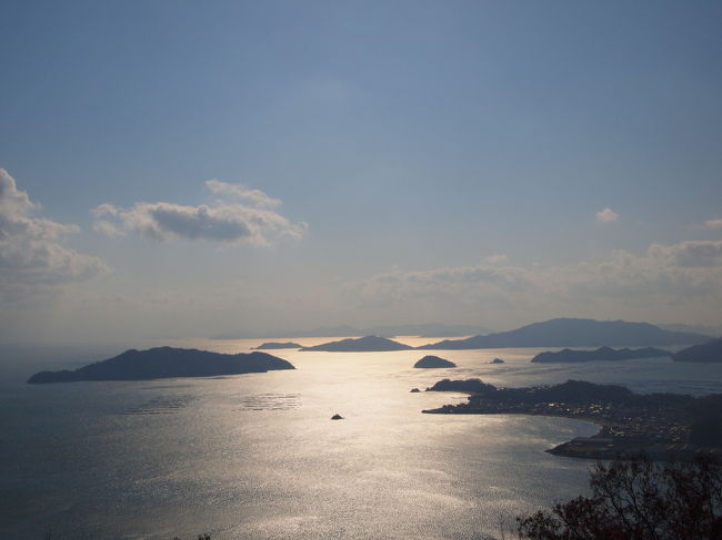 瀬戸の島々がきれいです。