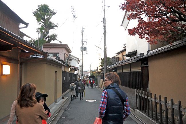 1642　さて荷物を烏丸御池駅においてあるので，取りに行かなければならない．東山駅まで徒歩で戻ることにした．まず「ねねの道」を歩く．