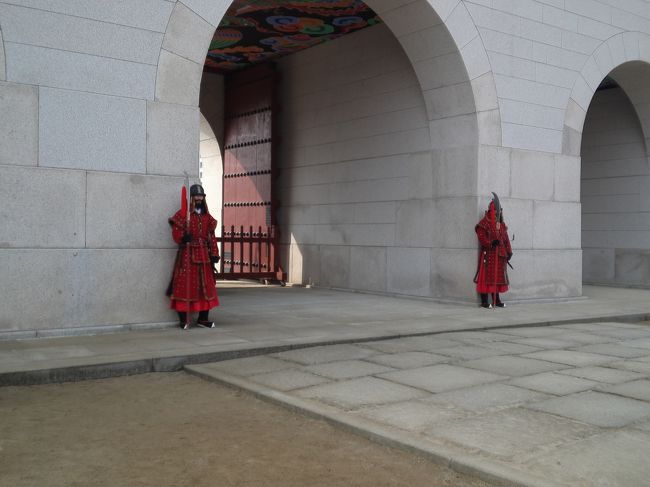 帰りは正門から出ましょう。