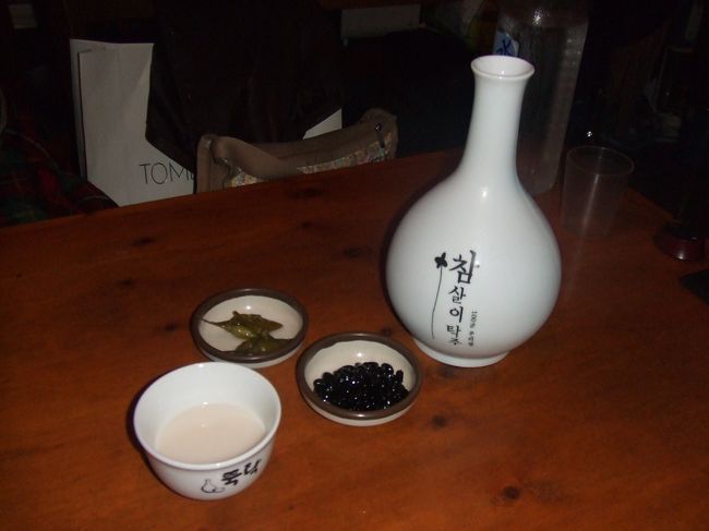 ショッピングを楽しんだあとは、カクテルマッコリが飲めるというお店に行きましたo(^▽^)o