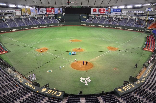 <br />①４時間ちかく掛けて東京へ<br /><br />　スグに球場を退場するのは・・<br /><br />　試合後の東京ドームを見てまわりました。