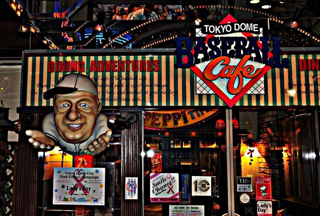 <br />①とっても、お洒落なカフェ<br /><br />　コントラストを上げて絵画風にしました