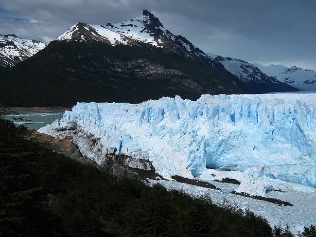 氷河の左側方向の先端。