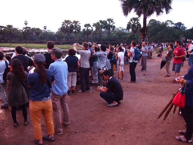 池の周りにはこんなに沢山の人が！！