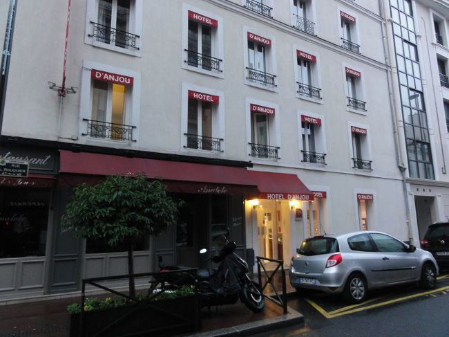 「男一人旅」　なので　「格安ホテル」　に連泊しました。