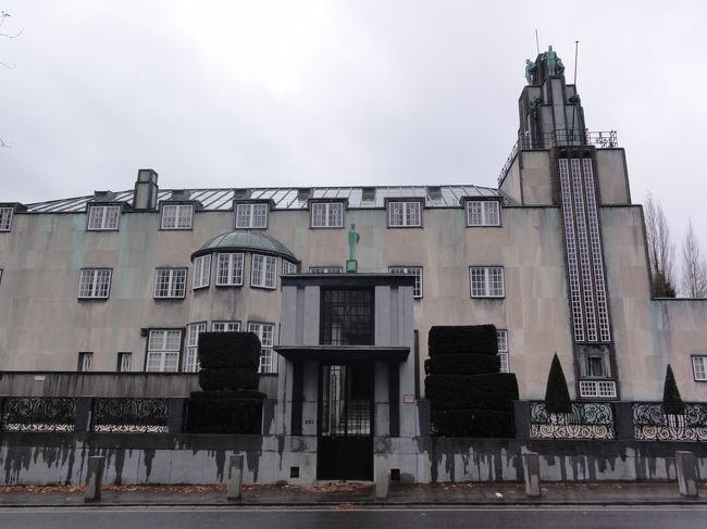 「ストックレー邸」　です。<br /><br /><br />ブリュッセルの中心から外れたところにあります。<br /><br /><br />一応　「世界遺産」　です。