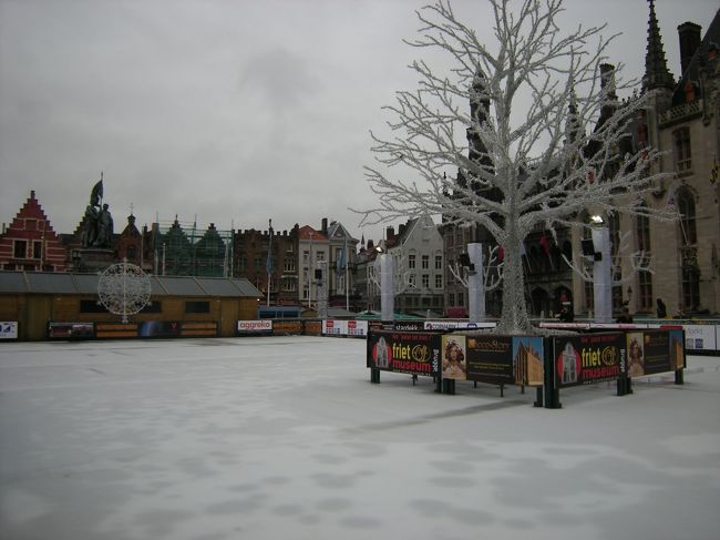 スケートリンクが出来てました！<br /><br />午後にはスゴイ人でした。