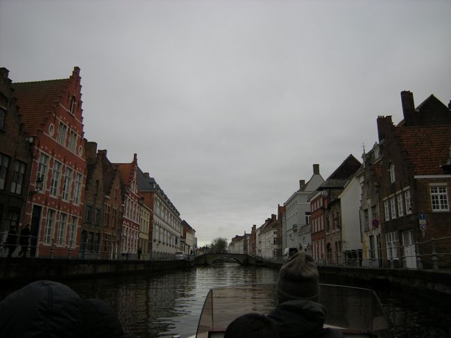 運河クルーズ。<br /><br />１人7.6ユーロ。<br /><br />運河から見ると、また違った町並みに見えました！