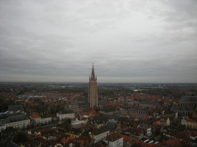 マルクト広場にある鐘楼の展望台？に行きました！<br /><br />8ユーロ。<br /><br />景色がスゴーい！！<br />