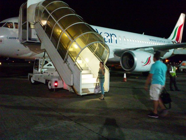 さ、スリランカ航空で出発です！<br /><br />ここから、コロンボに移動して、バンコクに向かいます！
