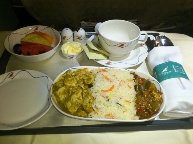 私が選択したカレー・プレート・・・やっぱり、スリランカ航空だったらカレーでしょ！美味しかったです♪