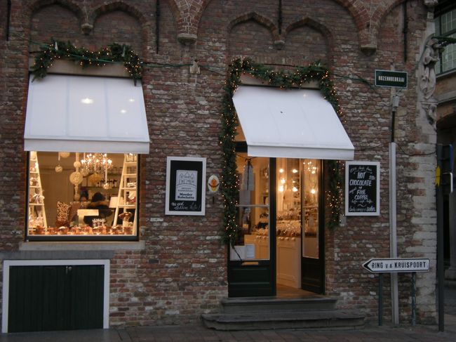 このお店でもチョコ購入。<br />