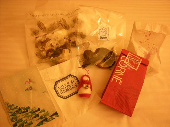 今日買った物！！<br /><br />4つの店でチョコレート買いました！