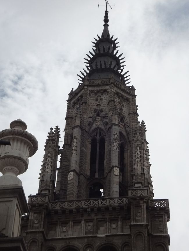 カテドラル<br />１４９３年に完成したスペイン・ゴシック様式の大聖堂。