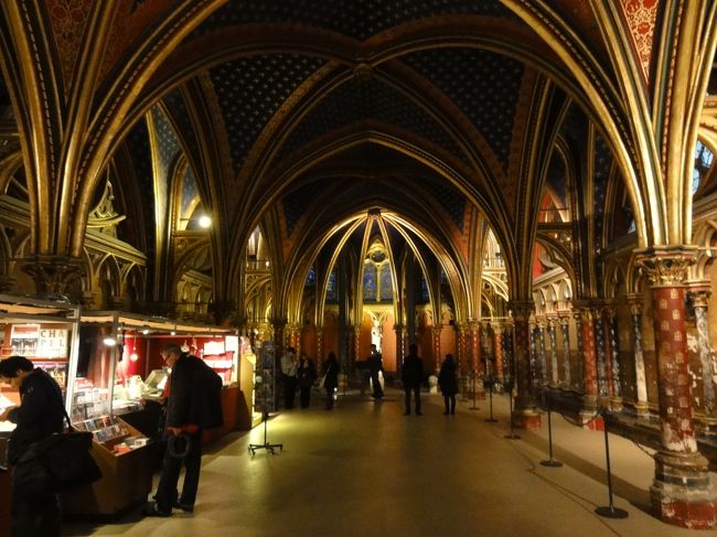 ごく一般的な　「チャペル（教会）」　です。<br /><br /><br />驚きはありません。