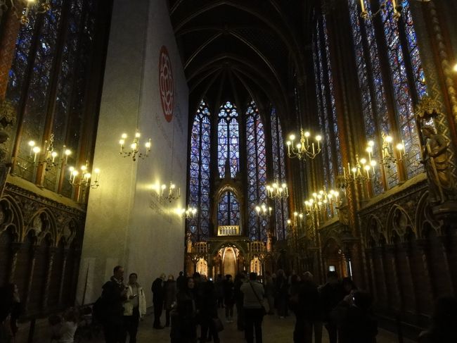 二階に上がります。<br /><br /><br />工事中です。