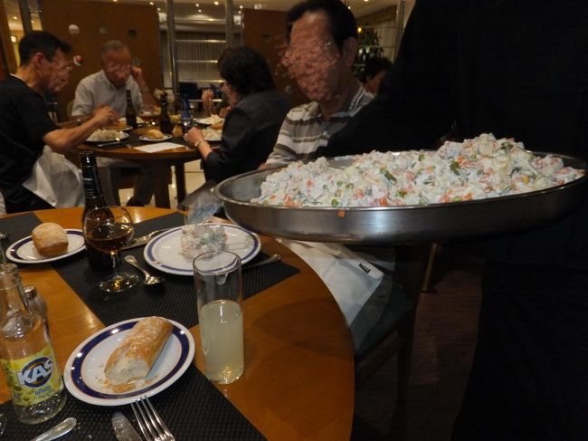 １８：３０過ぎにホテル着だったかな。<br />夕飯は２０：３０頃ホテルにて。<br />サーブされる時に、きちんと言わないとどんどん盛られます。