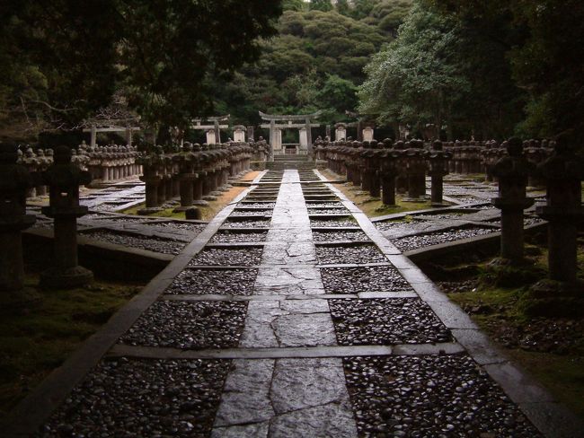 毛利家累代の墓所。<br />荘厳な雰囲気。<br /><br />萩を出た後は、広島方面に車を飛ばす。<br />
