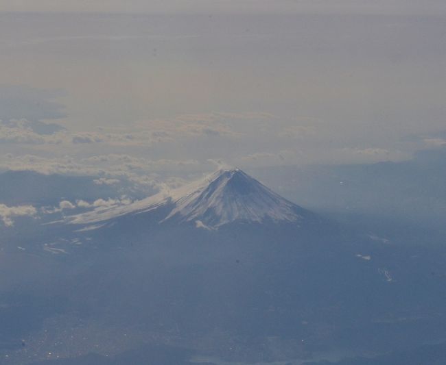 ふーじは　にぃぽん　位置のヤマ〜♪　　ん？<br />