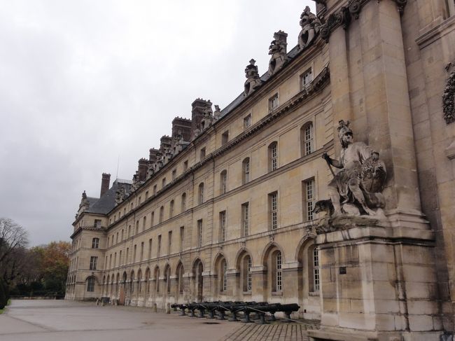 「１７世紀」　には、退役軍人　「約５０００人」　が収容されてました。<br /><br /><br />写真は側面の建物。