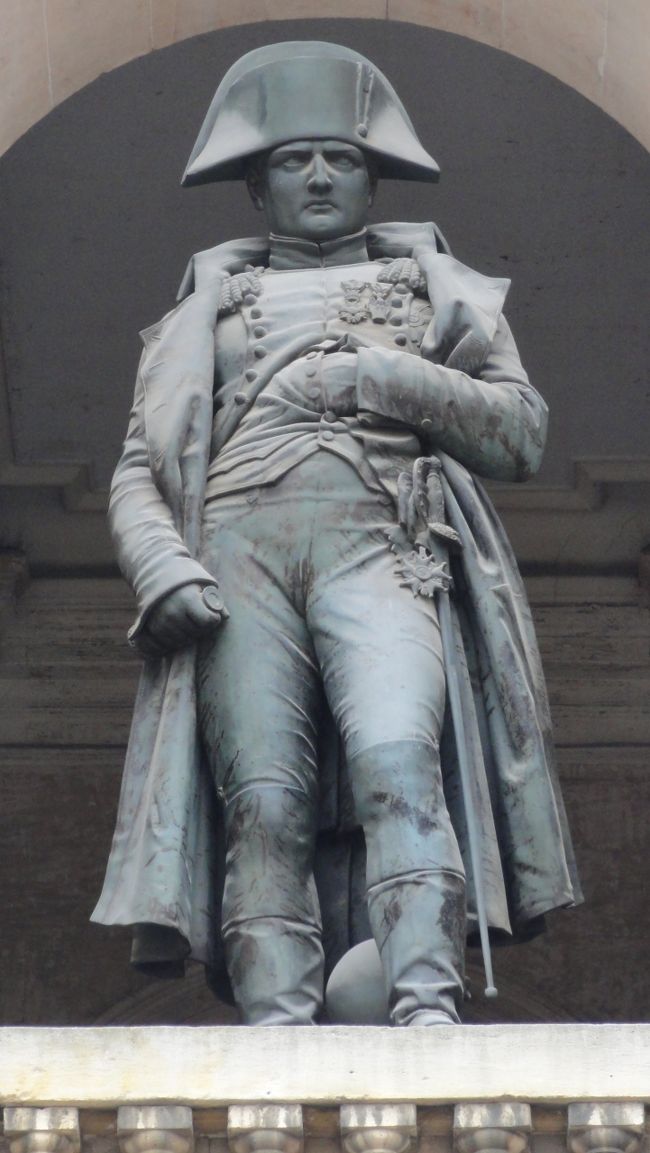 「フランス旅行」　を通じて、「ナポレオン」　と　「ジャンヌダルク」　は銅像や絵画、ガイドさんの話によく出てきました。