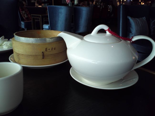 お茶をいただきながら、カスタードまんも完食！<br />窓辺の素敵なお席でした♪<br />また来たい！