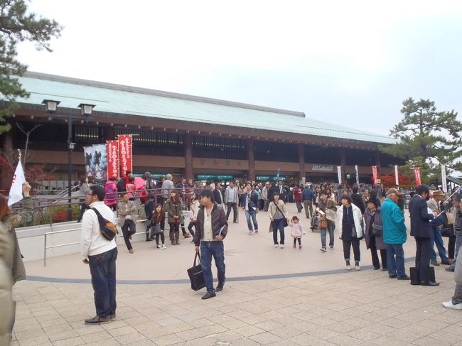 宮島に到着。<br />ツアー客も多く、結構すごい人でした。