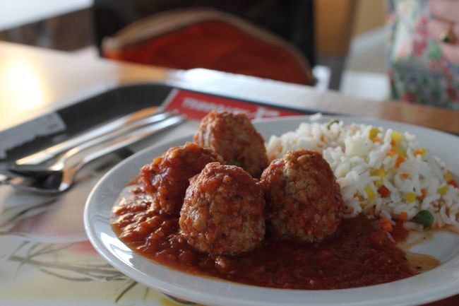 ミートボール、ピラフ添え。<br />こちらも大満足の味でした。<br /><br />そんなわけで、満腹感も今回の旅の満足感を増幅してくれます。<br /><br />次回は1年後、ローマを予定していますが、思えば今回も目的地を直前に変更しました。どうなっていることでしょうか。