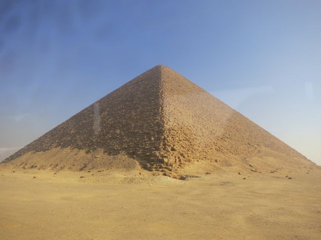 赤のピラミッド